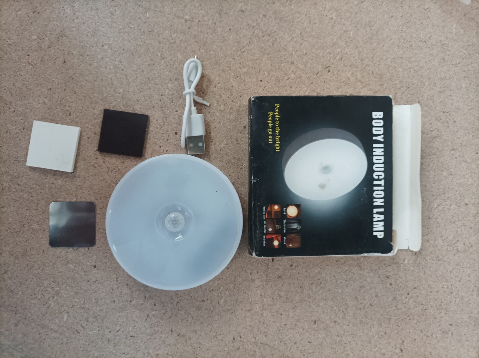LUZ LED CON SENSOR DE MOVIMIENTO-NAGADA