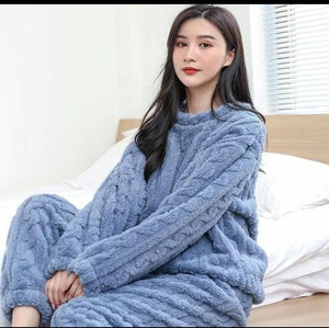 PIJAMA POLAR TRENZADA- NAGADA